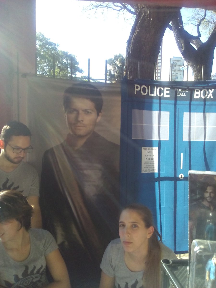 mishamigosinger's tweet photo. I missed u, dudes! #Unifans #ArgentinaWantsSpnCon #SPNFamiIy @HuntersUArg @mishacollins @JensenAckles@WU_arg https://t.co/arS1ZLdGMm