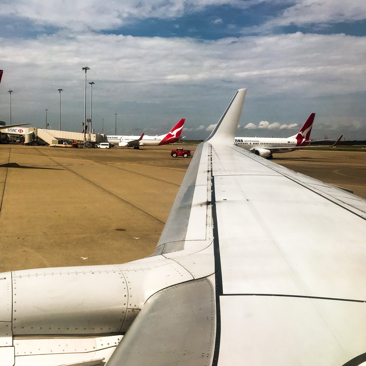 leesawatego's tweet photo. QANTAS QF974 BNE - TSV, Boeing 737-800. #CreatingTracks #Embracing2018 @TAFEQld @embracing2018 https://t.co/PvNm90o5Ty