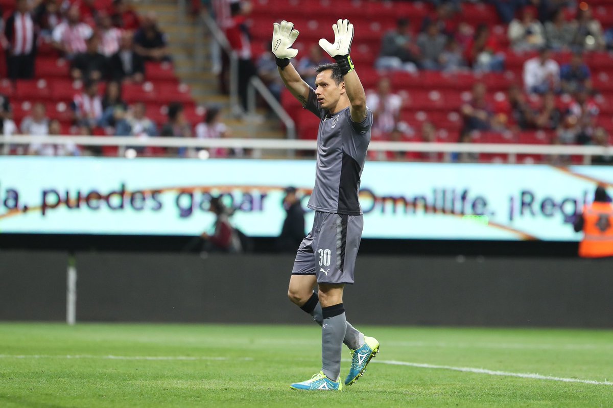 RodolfoCota_'s tweet photo. 👏🏼🙏🏼🐐🔴⚪️ https://t.co/rzbay67e3r