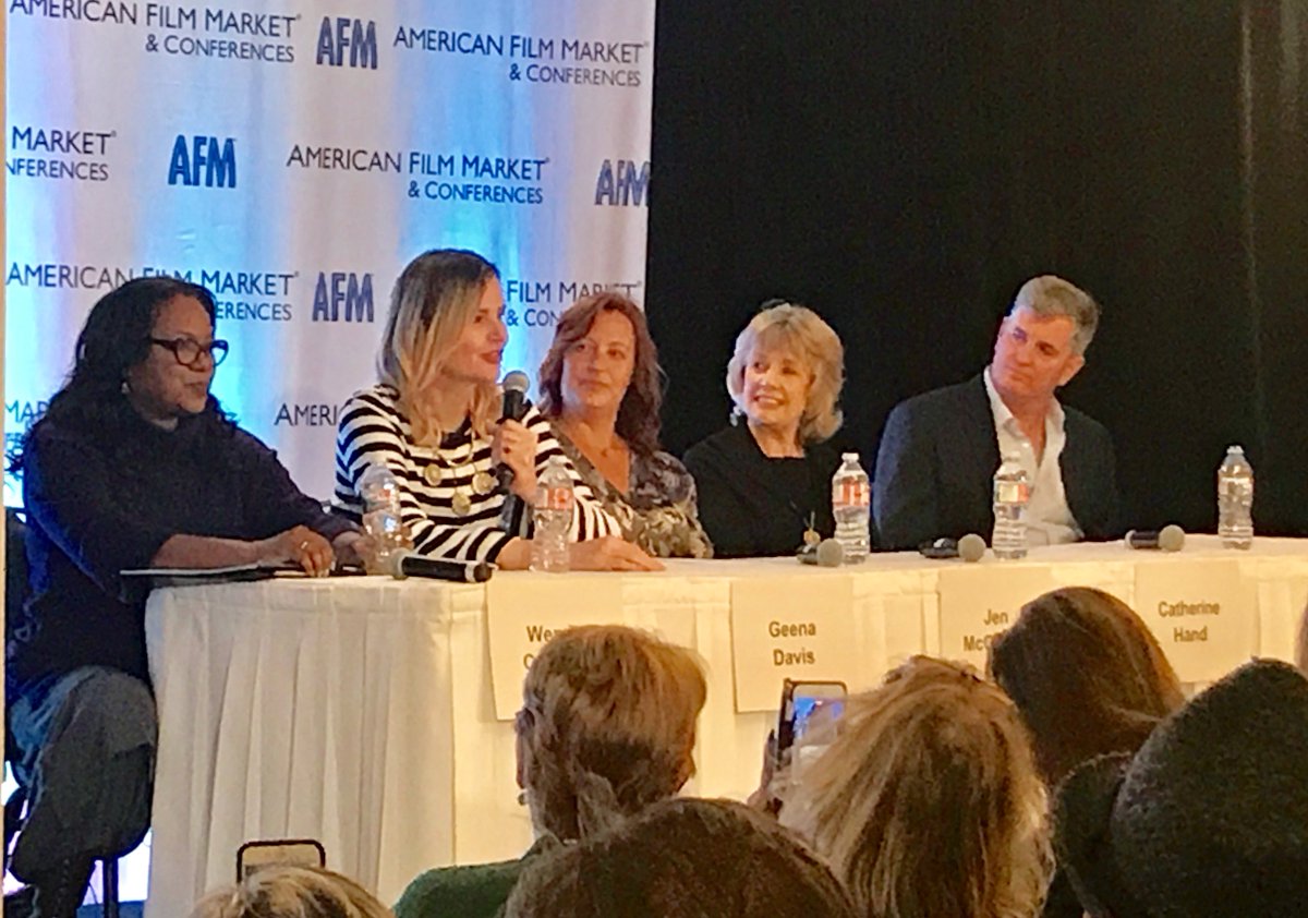 AFMOFFICIAL's tweet image. “In 2014 &amp;amp; 2015 [films that featured a female star] made 16% more at the Box Office.”  -Geena Davis @gdigm #AFM2017