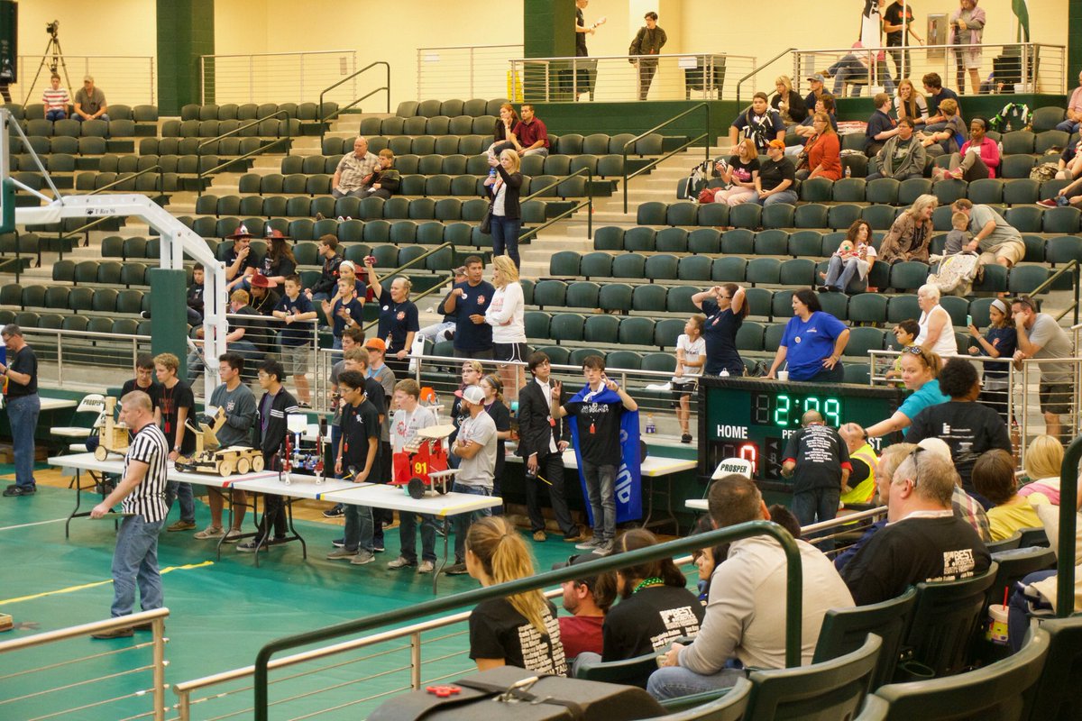 theowlflight's tweet photo. Read our latest article about the robotics team. https://t.co/HDBmdemDdS https://t.co/YfXosk6d9B