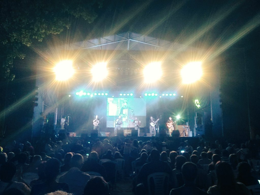 ArielBon's tweet photo. #FNF2017 #LosMajestuososDelChamame #NocheFinal Un éxito de la región  felicitaciones @IntendenteLP y equipo.
#LagunaPaiva https://t.co/IZyDsu01O3