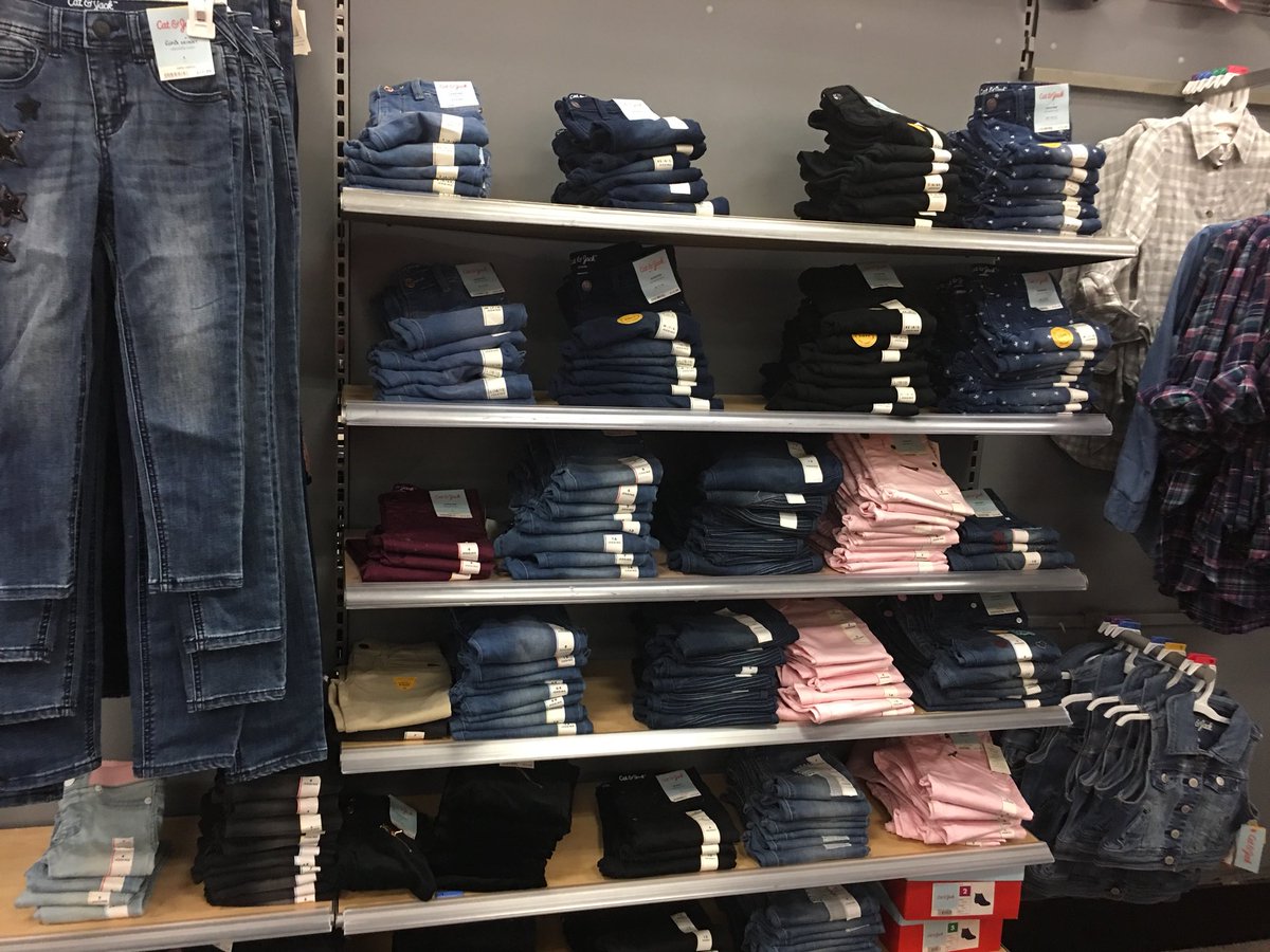 Team work makes the dream work!! #youaretarget #teamworkmakesthedreamwork <a href="/jenbradytarget/">Jennifer Brady</a> <a href="/JasBahia/">Jasbir Bahia</a> <a href="/teaganlyndy/">Teagan Hamblin</a> <a href="/LauraYesitis/">laura yesitis</a>