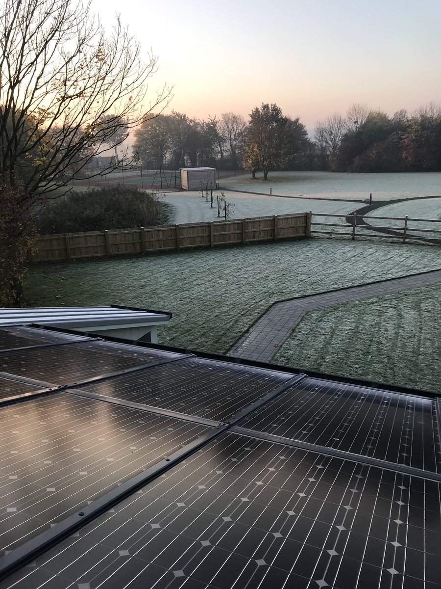 Steffgusto's tweet photo. Heating still not on. Great to wake up with a frost on the ground and 21 degrees through the house. #woodlandsedge @gustohomes https://t.co/yeiNJgZe6z