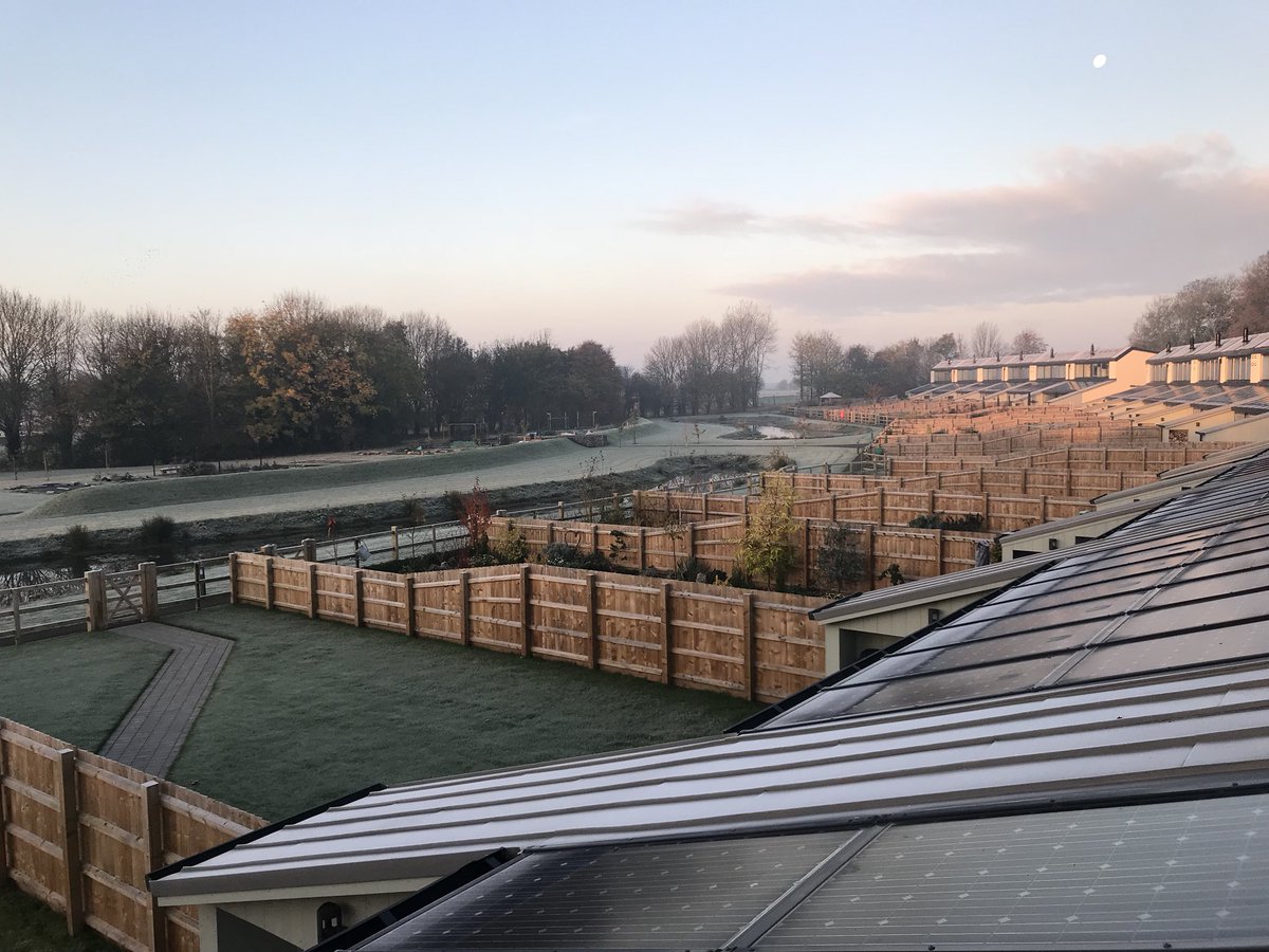 Steffgusto's tweet photo. Heating still not on. Great to wake up with a frost on the ground and 21 degrees through the house. #woodlandsedge @gustohomes https://t.co/yeiNJgZe6z