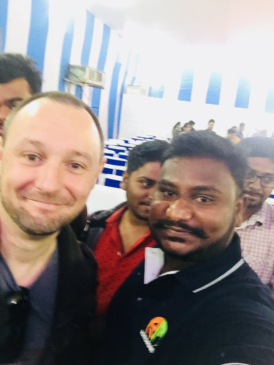 kartheek_pesari's tweet photo. Me with Bahubali visual’s creatar Makuta ceo #peteDraper https://t.co/ZdRnt3BJE3