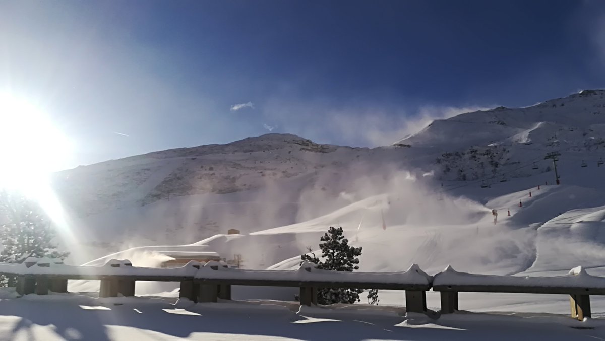 Piau_Engaly's tweet photo. La neige est arrivée!!❄️❄️
#piauengaly #premièreneige #neige 
La nieve ya está aquí!!❄️❄️ https://t.co/dEVsPw80XD
