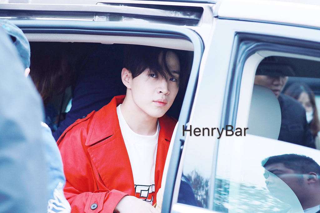 【HenryBar exclusive preview】20171106 HangZhou XiaoShan airport  arrival pt.3 #henry #헨리
