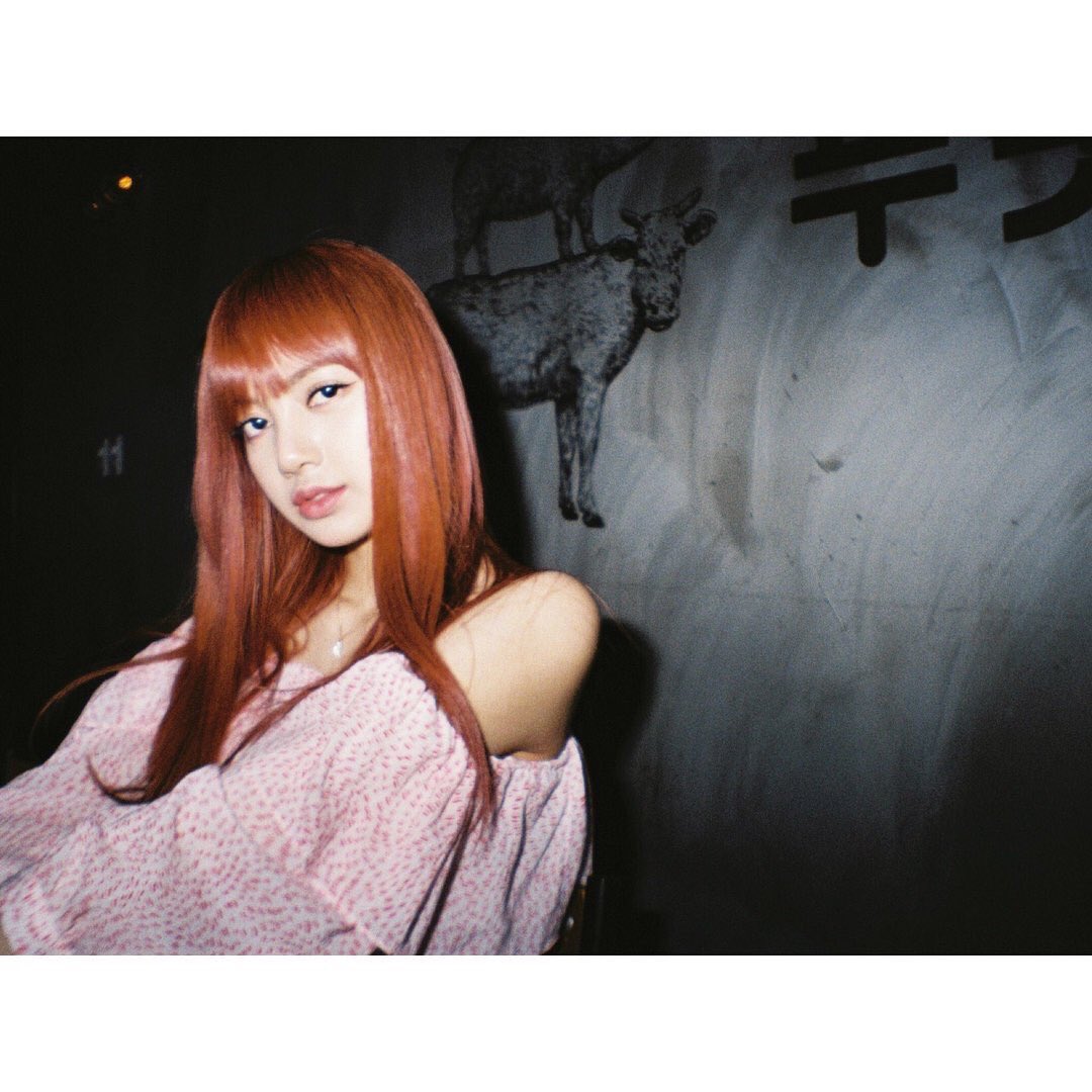 LaliceThailand's tweet photo. 💜 [blackpinkofficial] 171106 IG updated: #BLACKPINK #LISA #PhotobyNiNi #PhotoByChaeng 📸 ❣️❣️❣️ https://t.co/6rRqY2hGYi