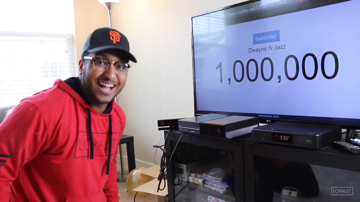1Am_Sam_'s tweet photo. @_dwaynenjazz Captured the perfect moment๐ CONGRATULATIONS on 1 Million! Now letโs head for that 2 MILLY! #DwayneandJazz #LoyalistKingdom https://t.co/0aqvKwd3xf
