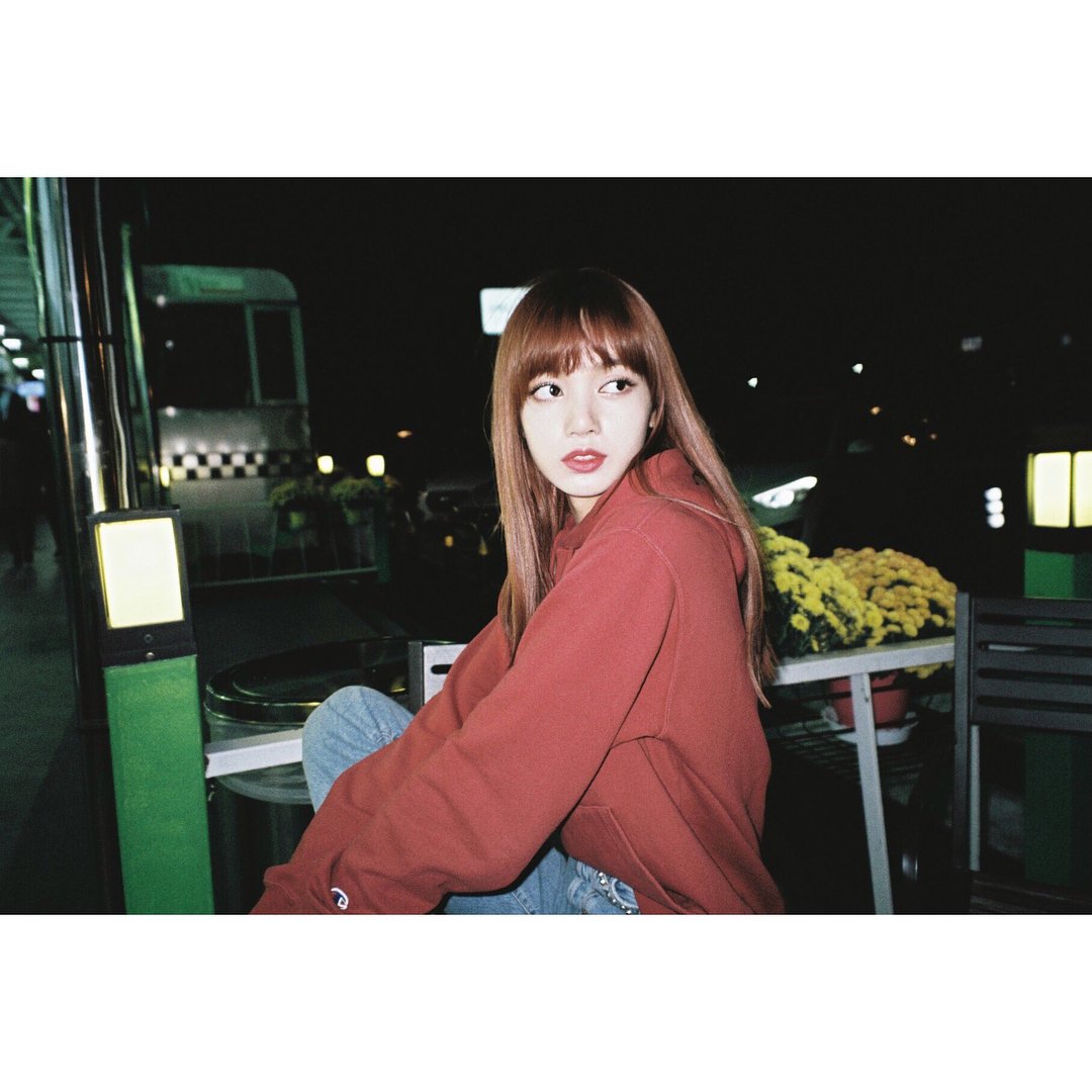kytm1228's tweet photo. なぜこんなに可愛いの？？
# blackpink
#LISA 
#블랙핑크 
#리나 https://t.co/Ii6OWuoGmu