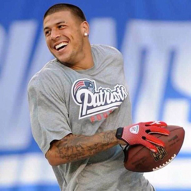 Happy birthday to the goat Aaron Hernandez 