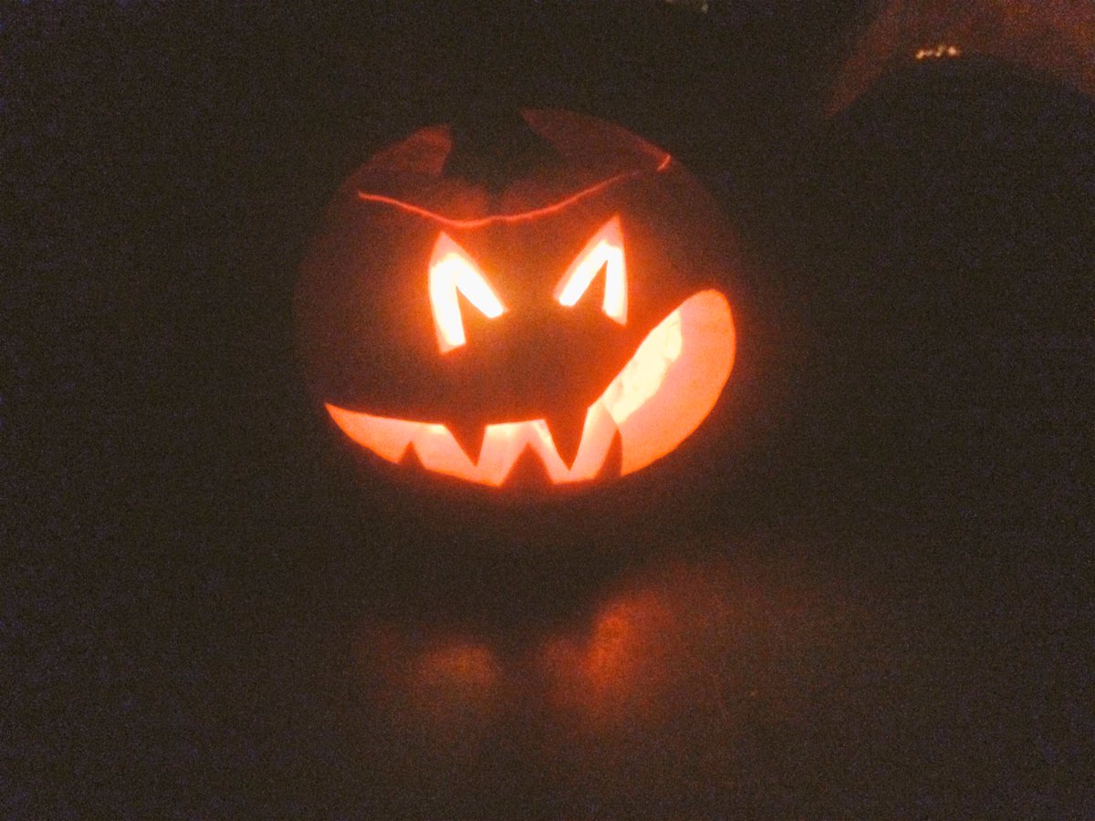 Mr_Graeme's tweet photo. The history of Halloween with some amazing guests!#crpsalpenglow@Mountain.edu https://t.co/hZdnjMJBDg
