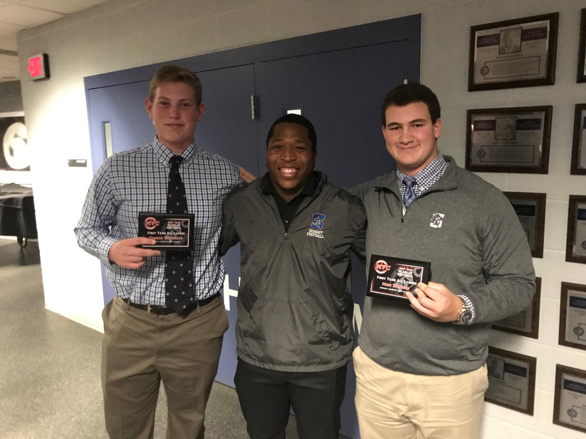 michael__warden's tweet photo. @CoachIsaacs1 and his big fellas! #SCDOL https://t.co/FJSXo1w1Rh