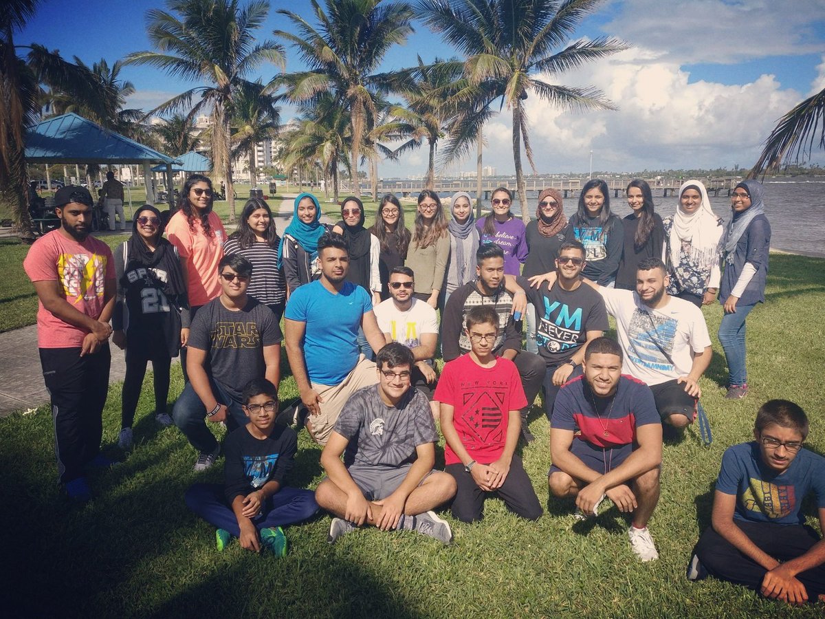 YoungMuslimsSFL's tweet photo. No existing soul should ever be left hungry 
#ProjectDowntown #WestPalmBeach https https://t.co/XEjFfnmGak