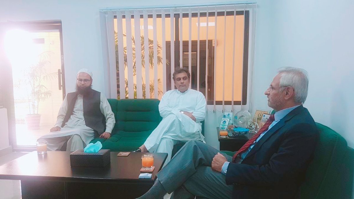 imran_sidra's tweet photo. #PTI @AliHZaidiPTI alibhai reached at @PAFKIETPakistan being chief guest at #SEE17, in meeting with VC Discussing opportunities for students https://t.co/38ZltLL6Ic