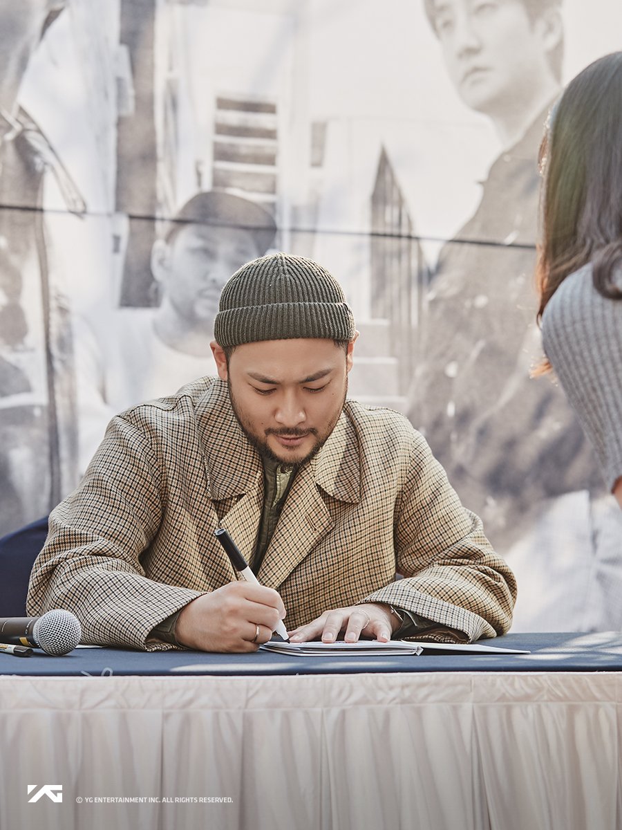 ygent_official's tweet photo. [EPIK HIGH 'WE'VE DONE SOMETHING WONDERFUL' FAN-SIGNING EVENT IN SINCHON]
More photos @ https://t.co/VeRWOECQsv
#EPIKHIGH #에픽하이 #WDSW #YG https://t.co/uKiquhMElc