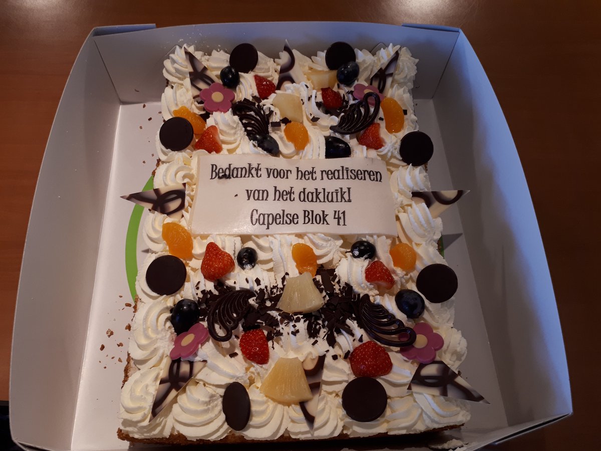 Tevreden kopers. Daar doen we het allemaal voor! Dank voor de lekkere taart.