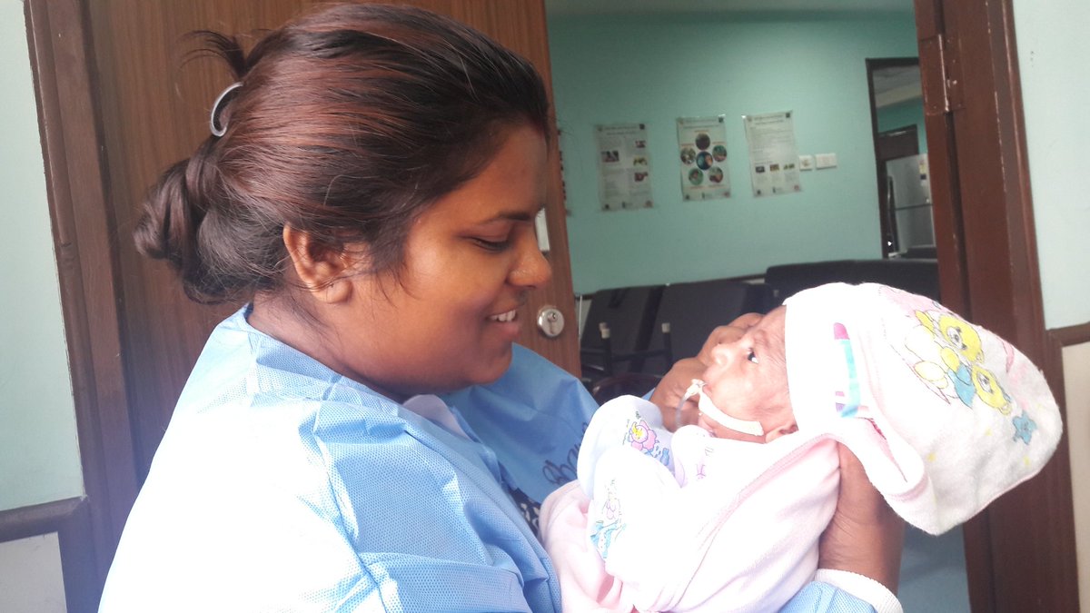 RML_FCC's tweet photo. A mother becomes cheerful when she is around her lil one #happymother @artimaria1 @RMLDelhi @globalhlthtwit @NigelLivesley @MoHFW_INDIA https://t.co/wFb54IBtnm