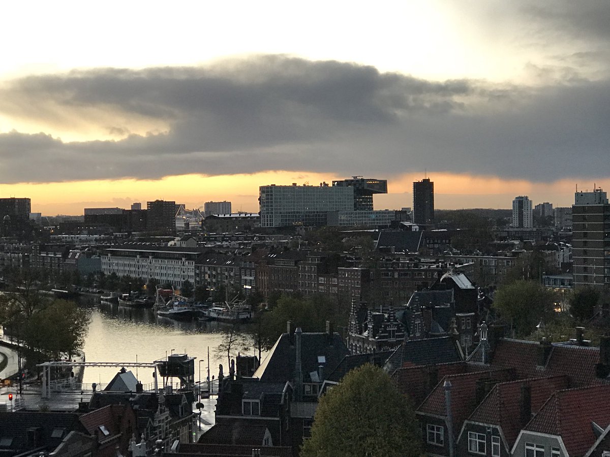 POL_Berenschot's tweet photo. Goedemorgen, met uitzicht op de #skyline van #Rotterdam #smallapple. Have a Nice day https://t.co/LsIRreFtA7