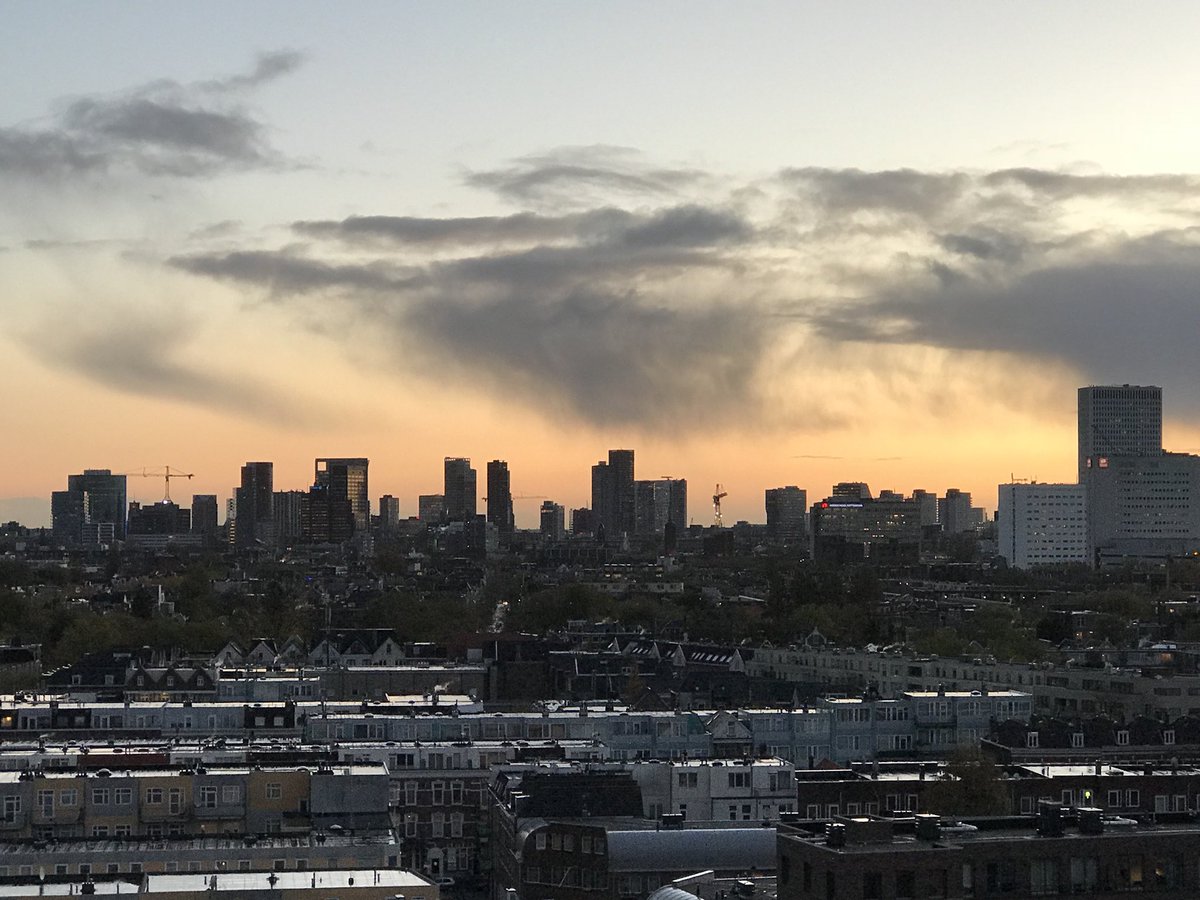 POL_Berenschot's tweet photo. Goedemorgen, met uitzicht op de #skyline van #Rotterdam #smallapple. Have a Nice day https://t.co/LsIRreFtA7