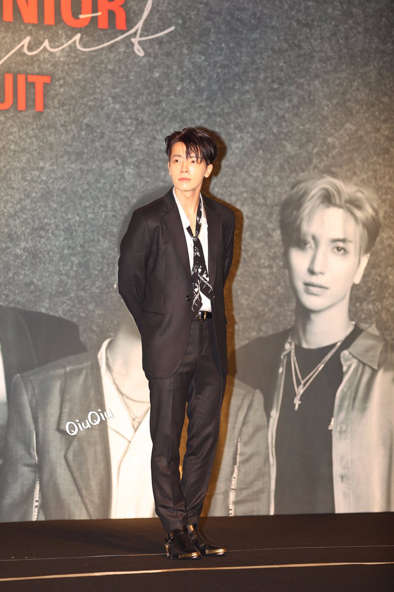 Syarina801003's tweet photo. 061117.
Superjunior press con..
#12thAnniversarysuperjunior https://t.co/3bKdjuUA1W