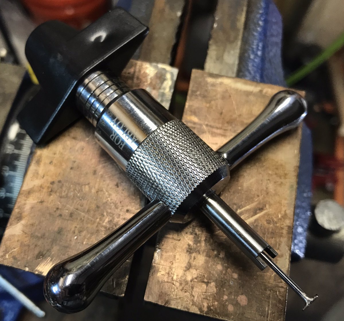 LockPickingLwyr's tweet image. Tired of top discs being beyond the reach of my DD picks, so I cobbled this together... 22mm of reach!