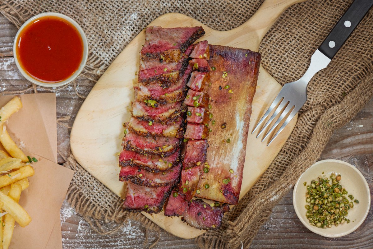 CocobayOfficial's tweet photo. Come to Holy Pig and get 50% discount on food bill today. 
#cocobay #holypig #crazymonday #bbq #smokedribs https://t.co/Wm9rT8Q1oF