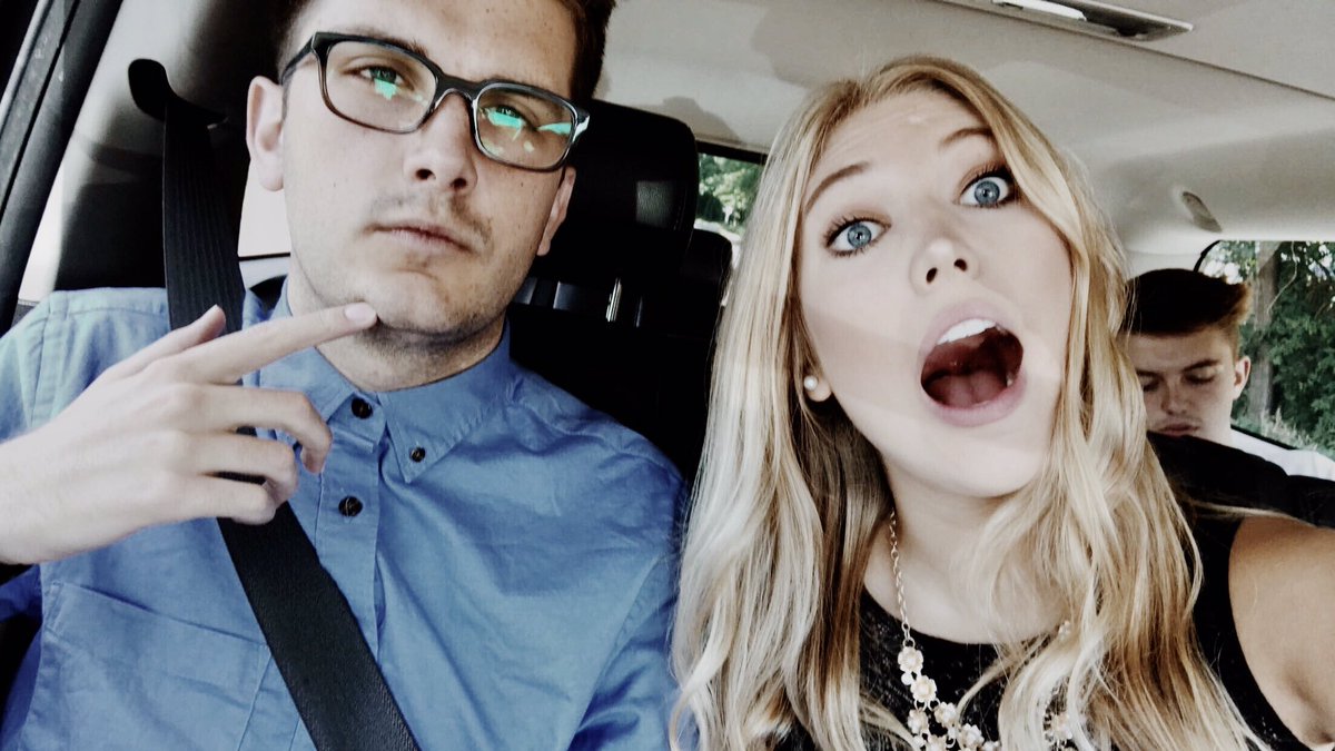 audreylesliee's tweet photo. HAPPY FREAKIN BIRTHDAY CLARKIE @clickclackclark 21!!!!🌟🌟overjoyed that you're home &amp; that we've become besties. PARTY HARD!❤️I love you(: https://t.co/xtZ9ta5YBD