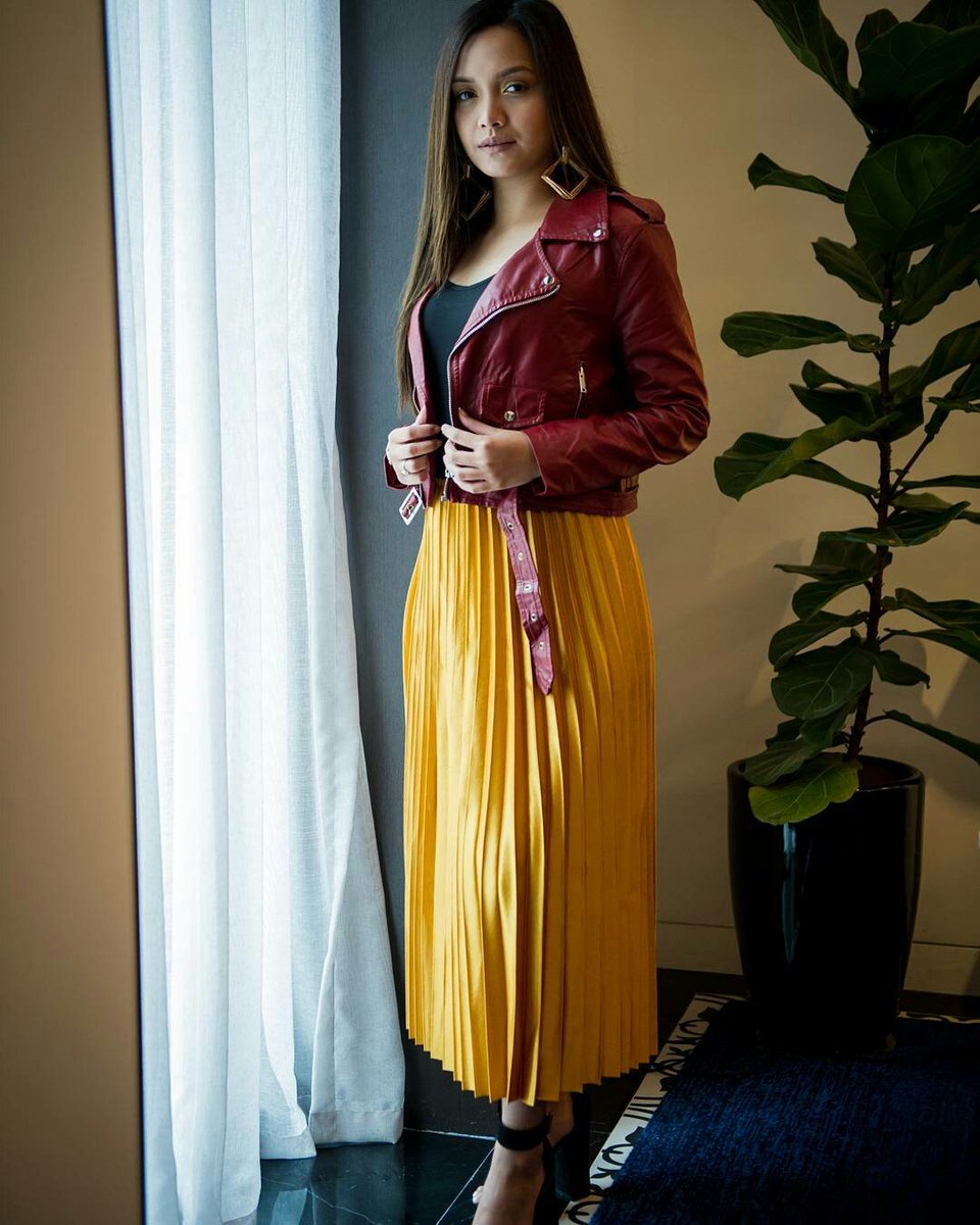 Asflawlessfc's tweet photo. #AziraShafinaz
#SGFW2017
#SingaporeFashionWeek
#ZaloraMY
#ZaloraStyleStars
#ZaloraStyleEdit https://t.co/FMLSw2rDGi