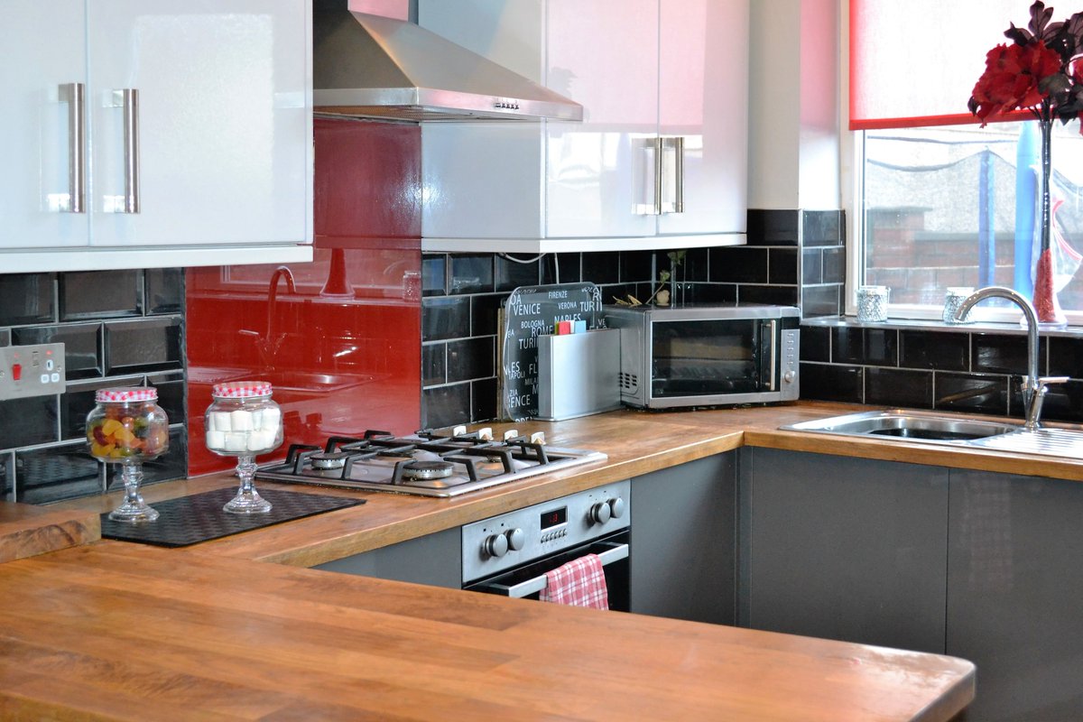 AWBuilding's tweet photo. Thinking of a new kitchen? Kitchens for you designed by you. 
Call today 07539038277 / 07891299027 https://t.co/ni5mEFIpWV