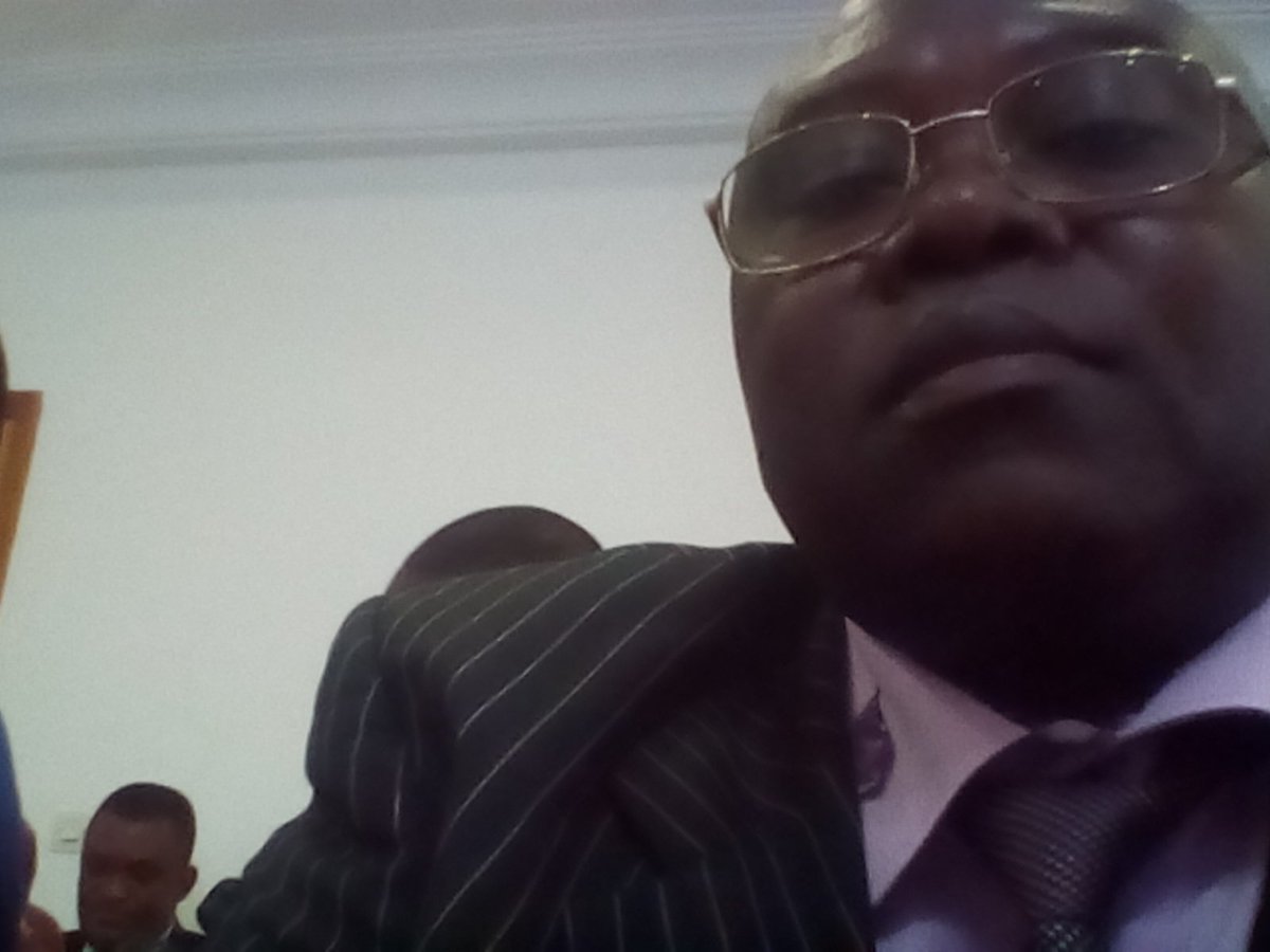 JUSTINTCOMM's tweet photo. #Gabon vendredi 3 novembre 2017, réunion du comité de pilotage projet modernisation du RCCM au Ministère de la Justice. @ANINFGA https://t.co/4R7GLqN5Ra