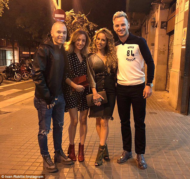 Mailonline Sport Andres Iniesta And Ivan Rakitic Enjoy A Night Out With Their Wives Following Victory Over Sevilla T Co Lmenqkfi6i T Co T5c0bc6eic