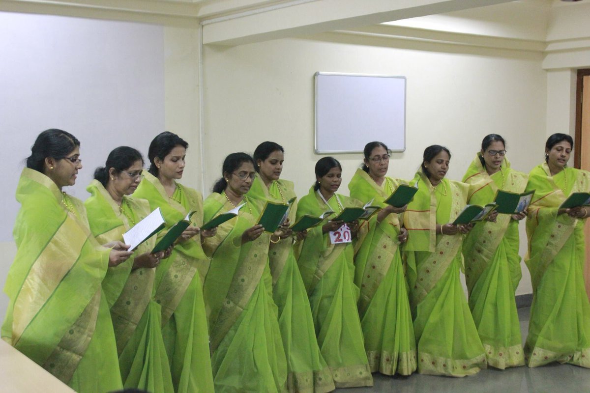 Catholic_Focus's tweet photo. #Psalm chanting: Chest no 03 of #Mathrusangam competitions. #DigitalKalyan #IndianCatholic #SyroMalabar #Mathrusangam17 #Armonia17 #Catholic https://t.co/Vy9zpuADmt