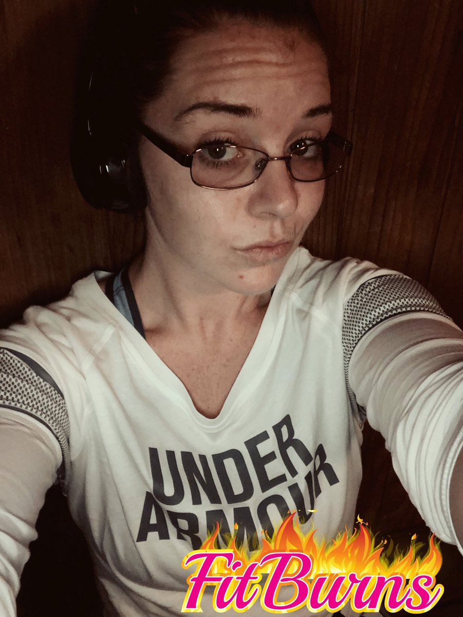 fitburns's tweet photo. Gym flow.... #sauna #gymtime #focused #goals #fitburns #fitness #couplegoals @cfridge74 https://t.co/EsYc5YRKgH
