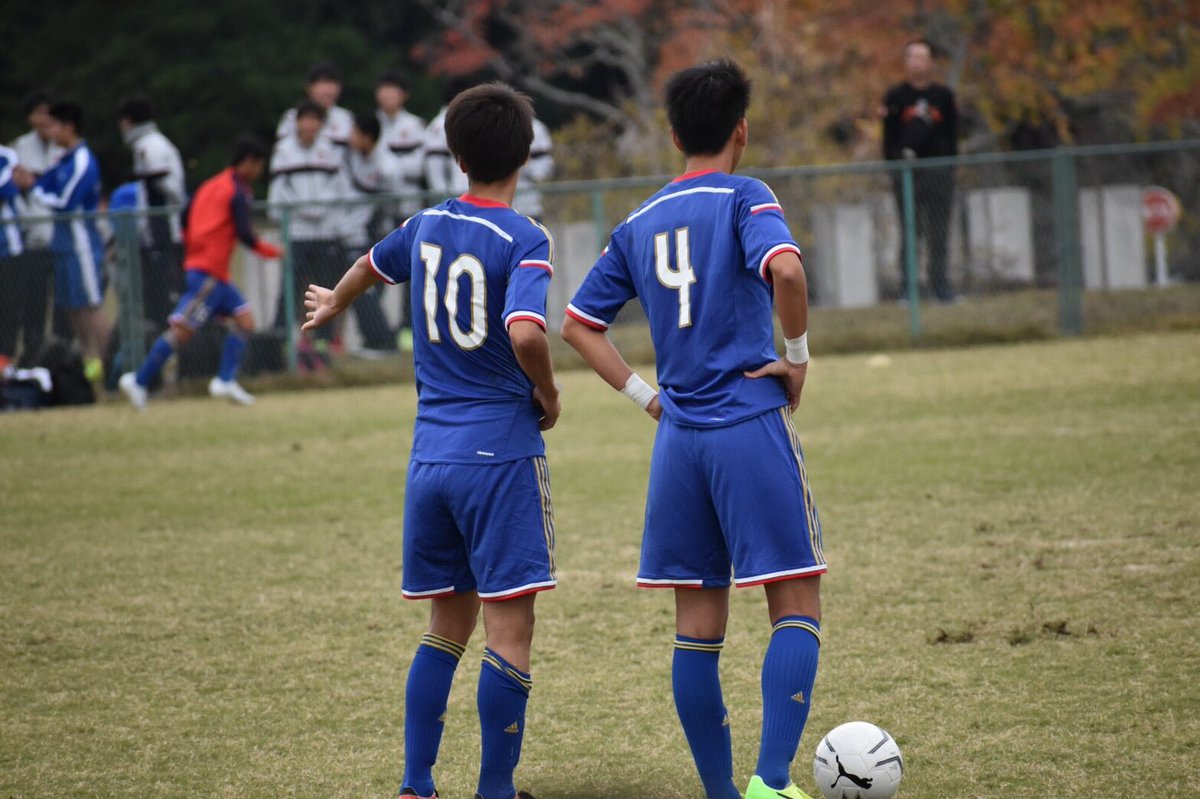 石橋 亘 洛北サッカー部引退しました 3年間楽しかった みんな違う道進むけどまたどっかで一緒にサッカーしたいなー ほんまにありがとう 大学でもサッカーがんばります おつかれさまでした 石橋 亘 洛北サッカー部引退しました 3年間楽しかった みんな違う道進むけどまたどっかで一緒にサッカーしたいなー ほんまにありがとう 大学でもサッカーがんばります おつかれさまでした