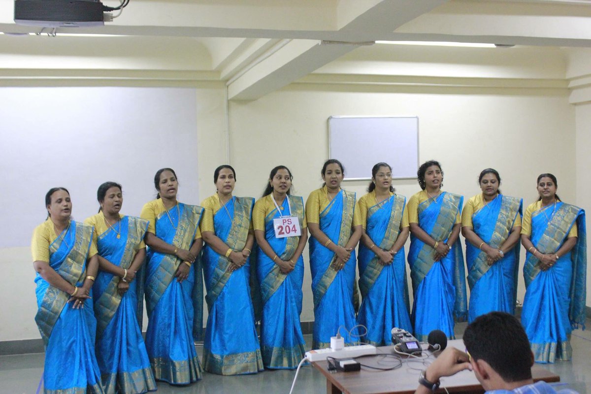 FrFranklin's tweet photo. #Psalm chanting: Chest no 04 of #Mathrusangam competitions. #DigitalKalyan #IndianCatholic #SyroMalabar #Mathrusangam17 #Armonia17 #Catholic https://t.co/GvoGVhPOIB