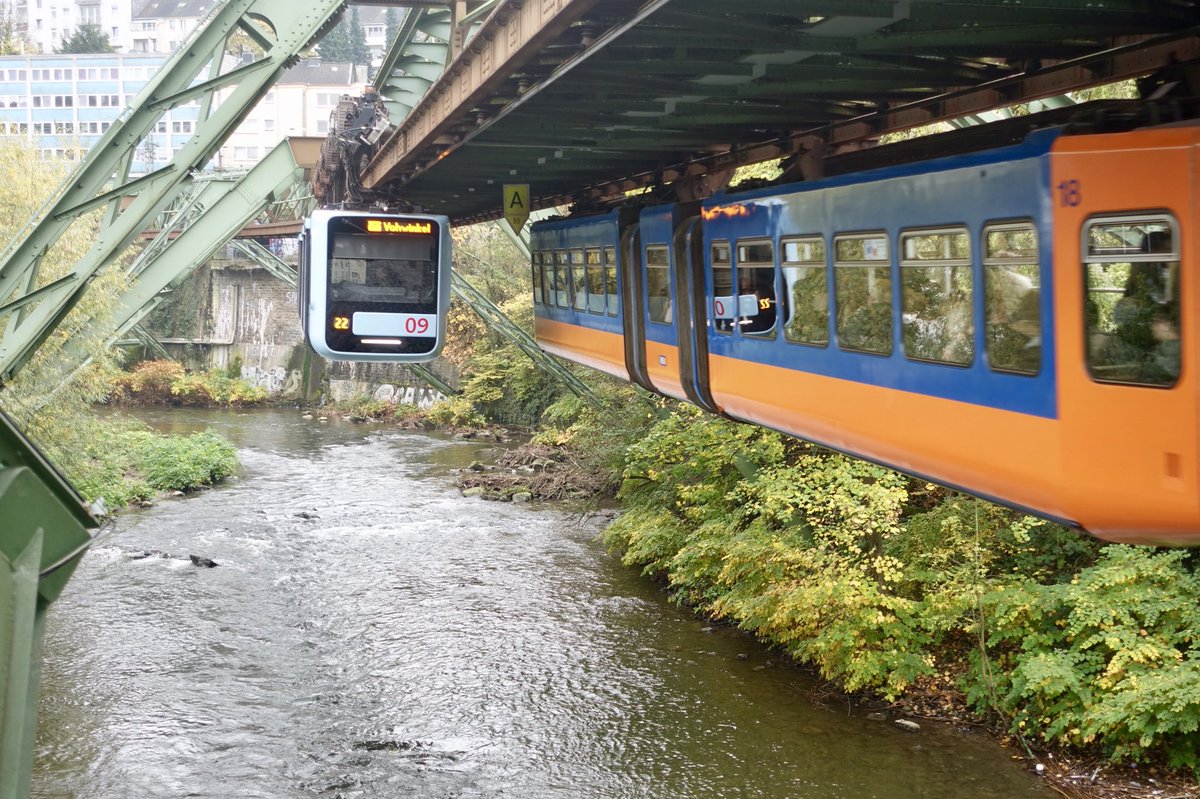 rasmus's tweet image. Completely fascinated by the Schwebebahn in Wuppertal. This amazing thing was built in 1901!
#phpruhr17
