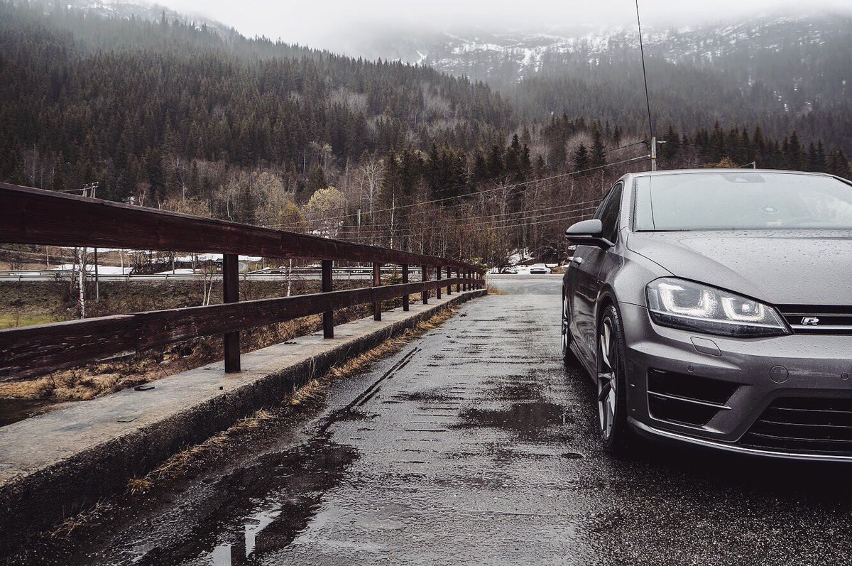 mathieuderaeve's tweet photo. Planning my new roadtrip reminds me of the epic journey in Norway some time ago! #welltravelled #golfr @Volkswagen @vwbelgie https://t.co/jhv3De0HmC