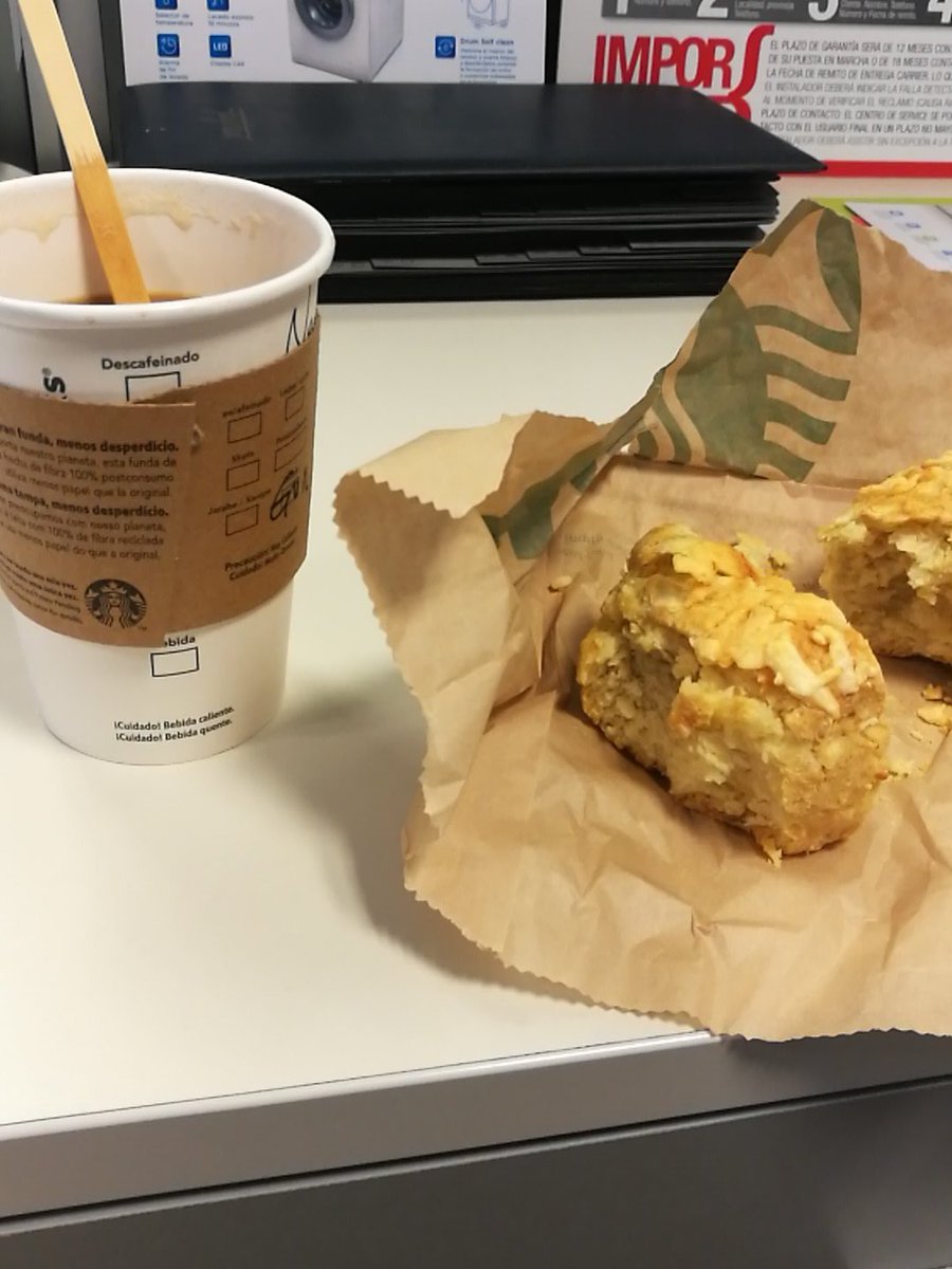 drunk_pan's tweet photo. Arrancar el lunes ganando una apuesta y que mejor que un pan de queso!! #pancoe https://t.co/T1shplIIiz