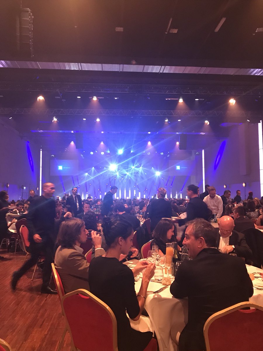 ActeLum's tweet photo. MY #PLDC2017 #SoMany Official #party https://t.co/q46HUTP6En