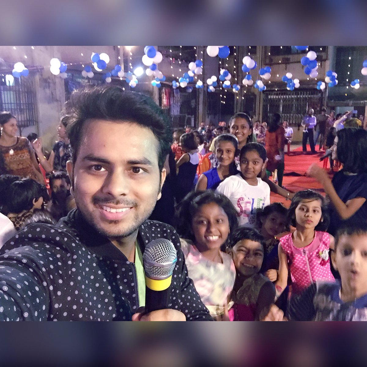iamviveksingh15's tweet photo. Ek Artist Ke Liye Public Ki Taliyo Se Bada Koi Nasha Nahi Hota !!!
#LastNightEvent #ArtistLife #VSkiGOLi https://t.co/BhHdbfGfin