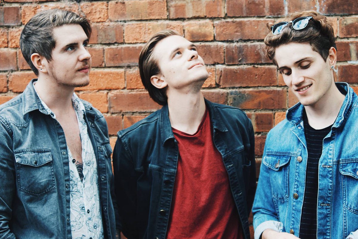 NMP 166

@HollyFallon_ @CurtZ_UK <a href="/EdBlack_/">Marques</a> <a href="/OGCband/">One Giant Causeway</a> <a href="/Liawhite/">Lia White</a> <a href="/kensamson_/">Ken Samson</a> <a href="/KwoliBlack/">Kwoli</a> + MORE

nusic.org.uk/wordpress/nusi…

x