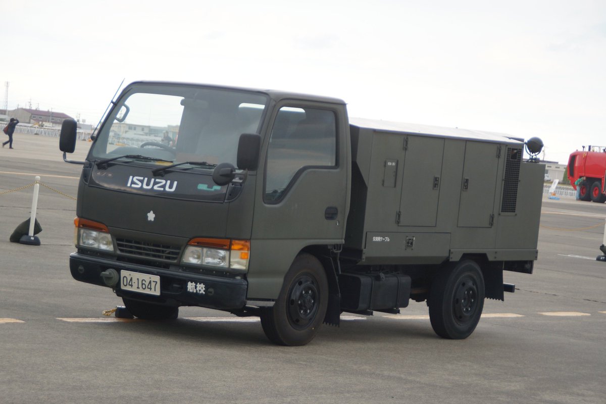 ヘリコプター起動支援用で出動していた5代目初期型いすゞエルフ航空