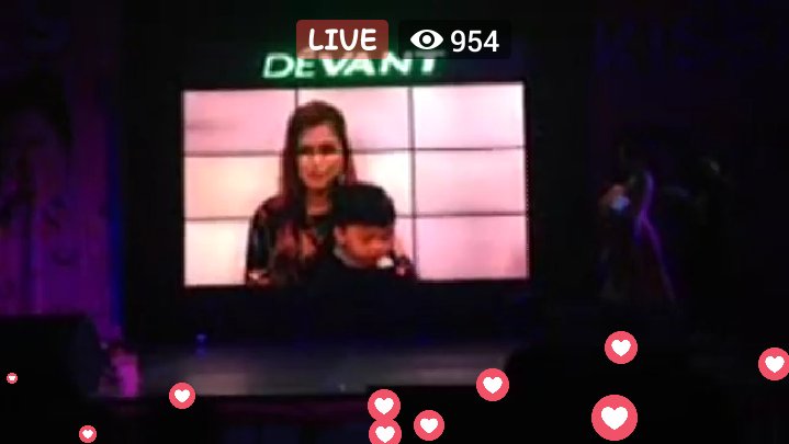 bellagutz313's tweet photo. Thankieeee for your message to K💋 @delavinkisses   Ms. @sayalonzo loveyouuu both 😘😘😘
#NationalKissesDay https://t.co/nozHhlpbNa