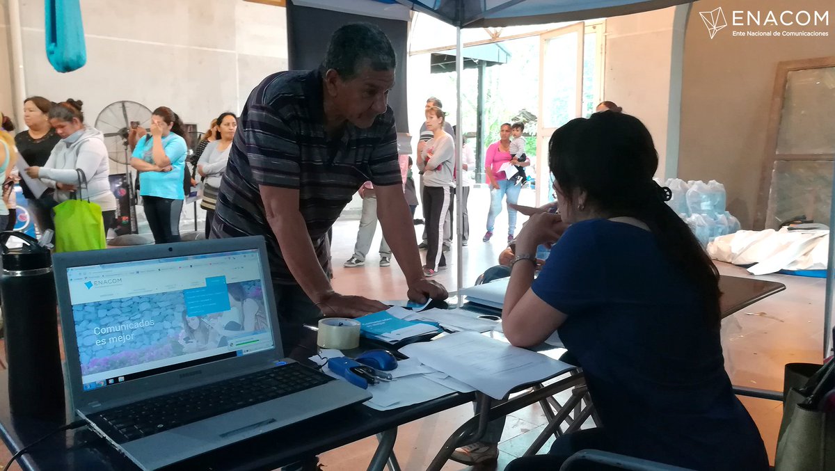 soledadarnedo's tweet photo. ENACOM Santiago del Estero presente en "EL ESTADO EN TU BARRIO" realizado en la ciudad de La Banda. #ComunicadosEsMejor #ElEstadoEnTuBarrio https://t.co/XD4FzYUMbt