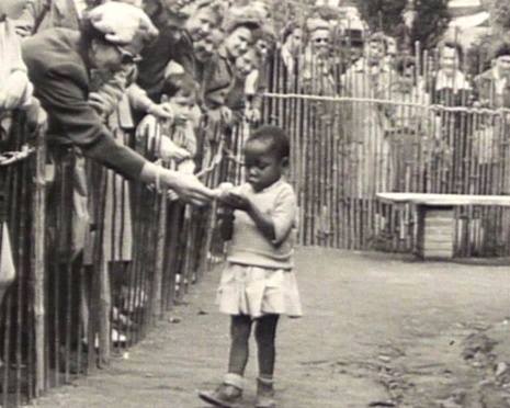 JaviSantamarta's tweet image. ¡Hola amigos belgas! Que esta foto es de 1958 cuando acá teníamos a Franco y vosotros zoos con humanos. Lecciones las justas #GovernBelgaARV