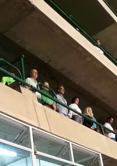 Calmenasa's tweet photo. @friends_party @fuertesporella @Andresflu99 Para la muestra un botón esto fue ayer en el estadio https://t.co/dkO0B7mhhj