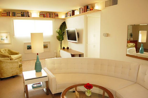 8 Clever Ways to Maximize a Small Space

architecturaldigest.com/story/8-clever…
#stretchfurnishings

#sunroom #porch #stonefloor #bluestone #dining