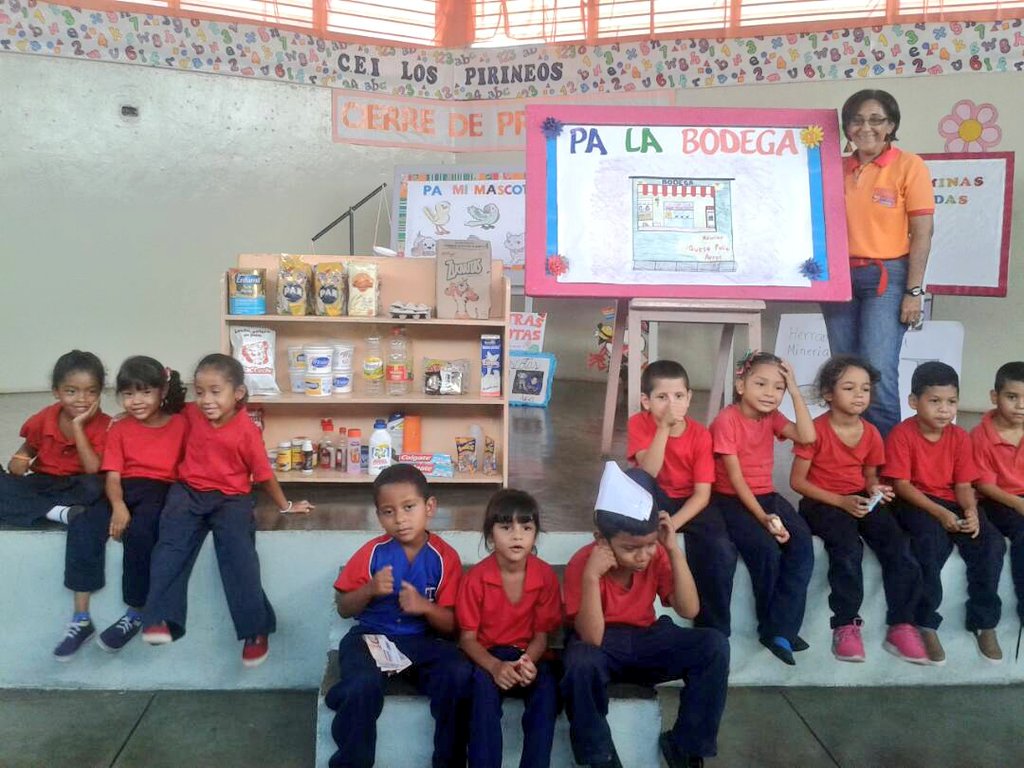 FrnsEdobolivar's tweet photo. Con la alegría y el entusiasmo de nuestros queridos consentidos, iniciamos esta semana, llenos de energía y buena vibra #SomosFRNSB https://t.co/d39WZuIrfC